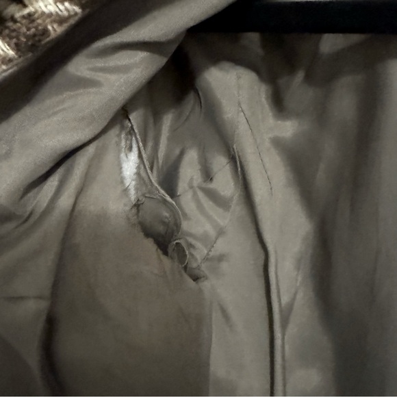 Charles Gray Classic Brown and Cream Coat with Houndstooth Pattern. Size… - Picture 14 of 17